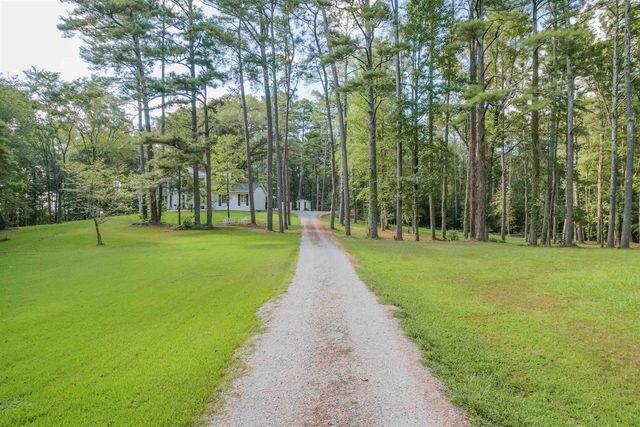 156 BASSHAM LN, Selmer, TN 38375
