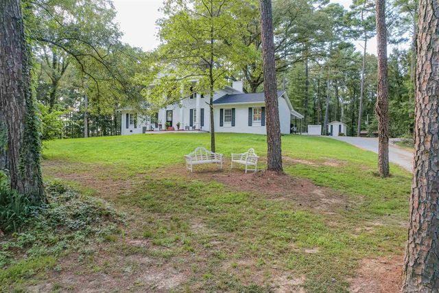 156 BASSHAM LN, Selmer, TN 38375