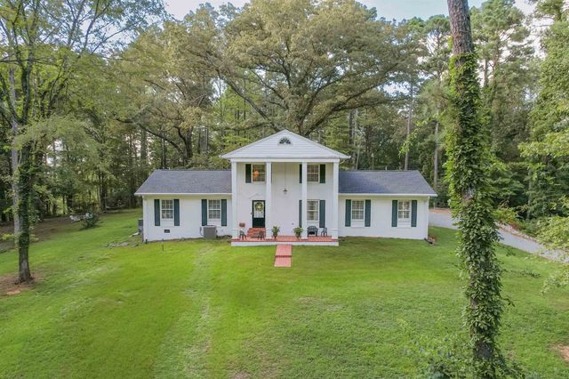 156 BASSHAM LN, Selmer, TN 38375