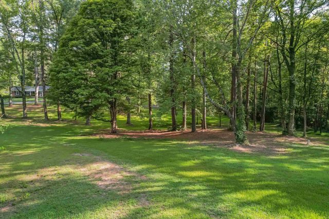 156 BASSHAM LN, Selmer, TN 38375