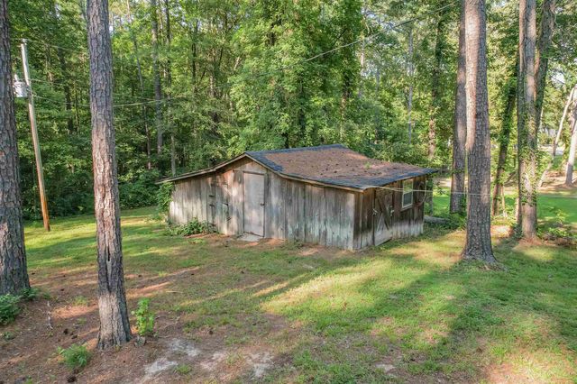 156 BASSHAM LN, Selmer, TN 38375