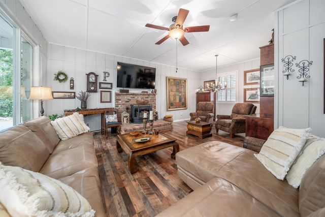 156 BASSHAM LN, Selmer, TN 38375