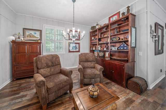 156 BASSHAM LN, Selmer, TN 38375