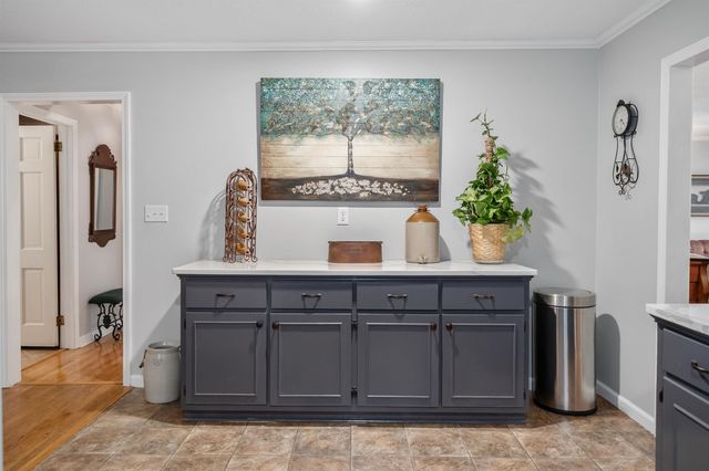 156 BASSHAM LN, Selmer, TN 38375