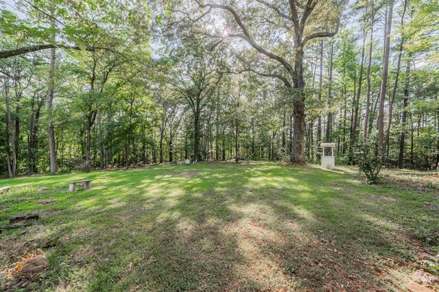 156 BASSHAM LN, Selmer, TN 38375