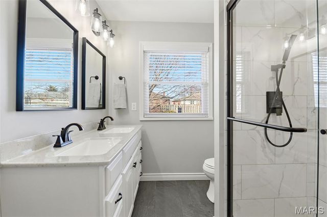 10643 Charrette Drive, St Louis, MO 63123