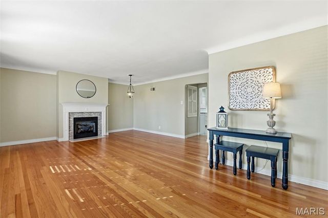 10643 Charrette Drive, St Louis, MO 63123