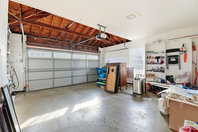 10643 Charrette Drive, St Louis, MO 63123