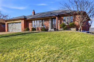 10643 Charrette Drive, St Louis, MO 63123