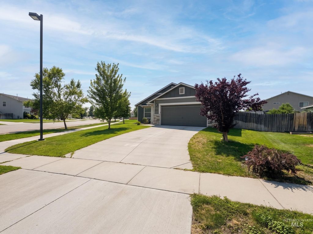 543 Forty Niner Ct, Middleton, ID 83644 photo 2