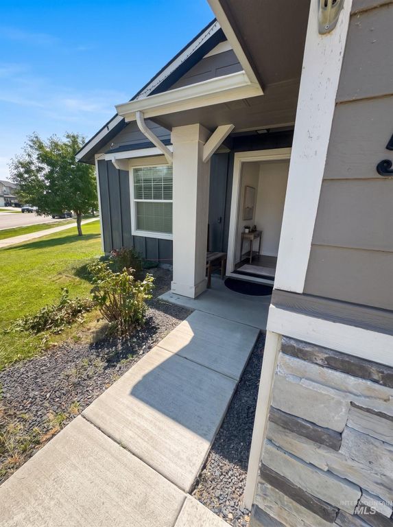 543 Forty Niner Ct, Middleton, ID 83644 photo 3