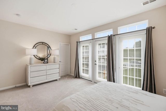 4944 DANE RIDGE CIR, Woodbridge, VA 22193