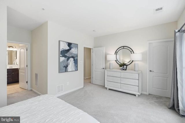 4944 DANE RIDGE CIR, Woodbridge, VA 22193