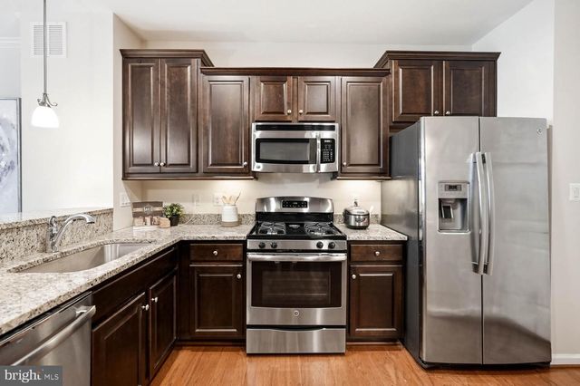 4944 DANE RIDGE CIR, Woodbridge, VA 22193