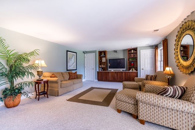 36 Turnberry Rd 36, Bourne, MA 02532