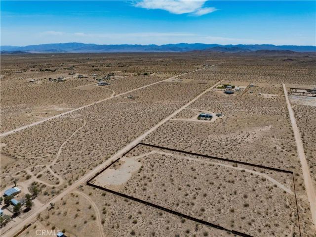 424 Ducor, Landers, CA 92285