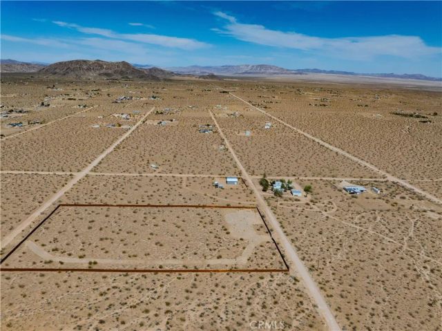 424 Ducor, Landers, CA 92285