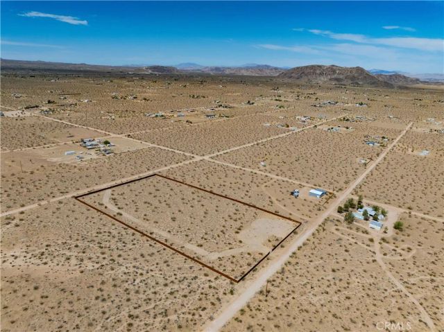 424 Ducor, Landers, CA 92285