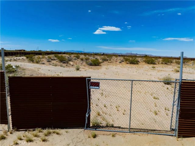 424 Ducor, Landers, CA 92285