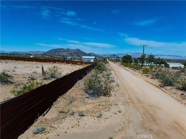 424 Ducor, Landers, CA 92285