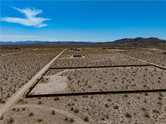 424 Ducor, Landers, CA 92285