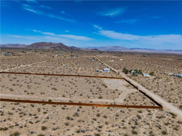 424 Ducor, Landers, CA 92285