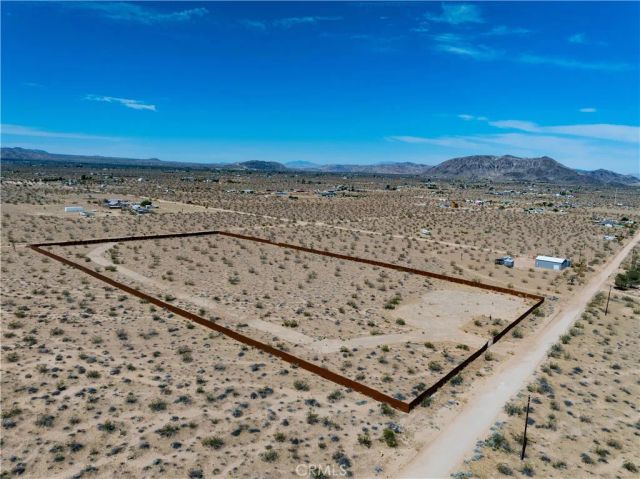 424 Ducor, Landers, CA 92285