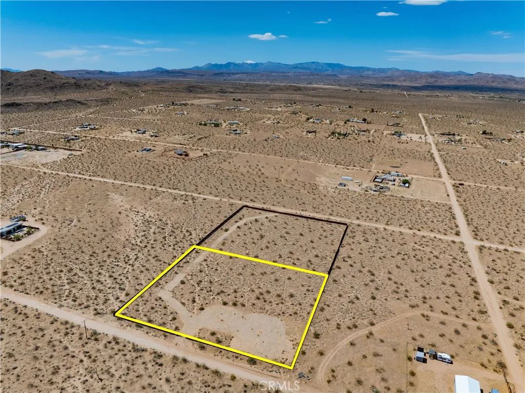 424 Ducor, Landers, CA 92285