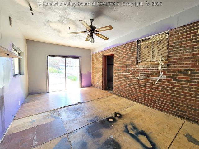113 Park Drive, Elkview, WV 25071