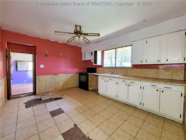 113 Park Drive, Elkview, WV 25071