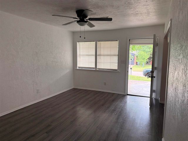6111 NW Euclid Ave, Lawton, AR 72505