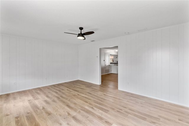 530 Oakdale Dr, Corpus Christi, TX 78418