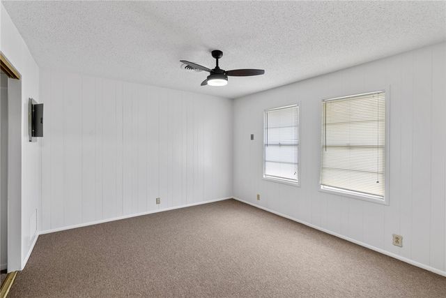 530 Oakdale Dr, Corpus Christi, TX 78418