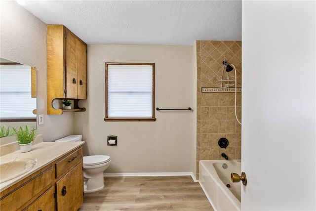 530 Oakdale Dr, Corpus Christi, TX 78418