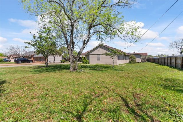 530 Oakdale Dr, Corpus Christi, TX 78418