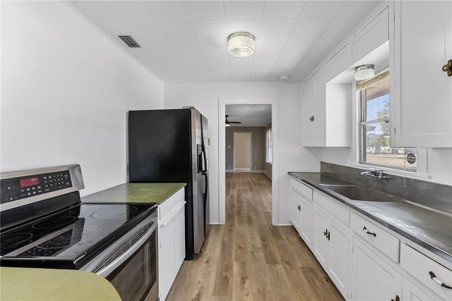 530 Oakdale Dr, Corpus Christi, TX 78418