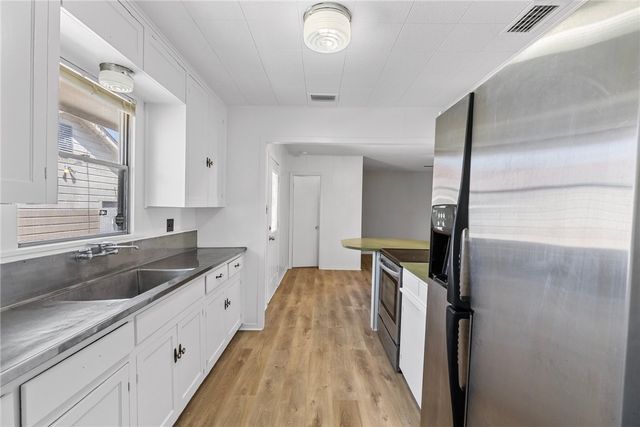 530 Oakdale Dr, Corpus Christi, TX 78418