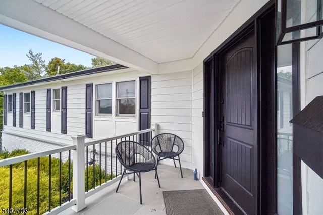 64 N Hillside Ave, Livingston Twp., NJ 07039