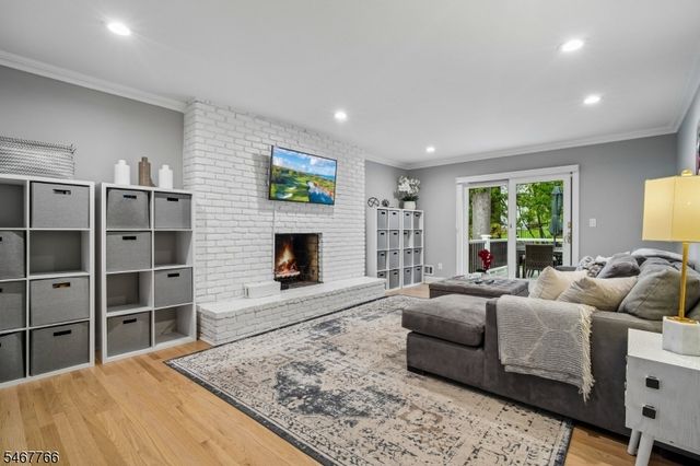 64 N Hillside Ave, Livingston Twp., NJ 07039