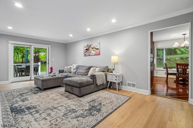 64 N Hillside Ave, Livingston Twp., NJ 07039