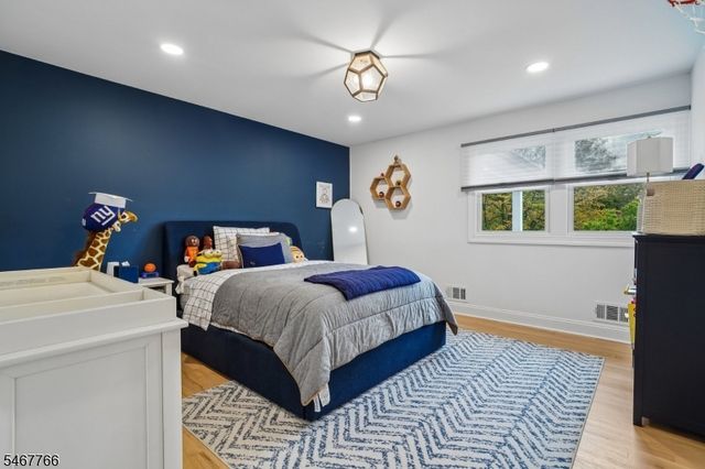 64 N Hillside Ave, Livingston Twp., NJ 07039