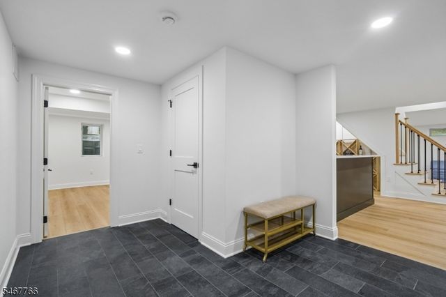 64 N Hillside Ave, Livingston Twp., NJ 07039