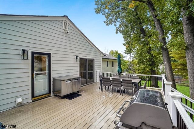 64 N Hillside Ave, Livingston Twp., NJ 07039