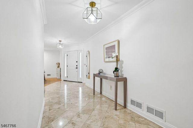 64 N Hillside Ave, Livingston Twp., NJ 07039
