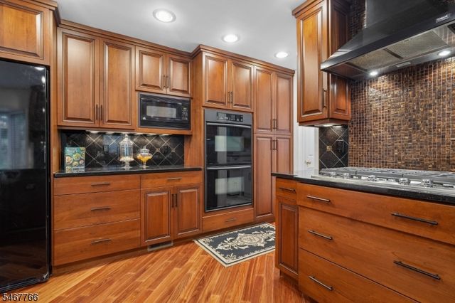 64 N Hillside Ave, Livingston Twp., NJ 07039
