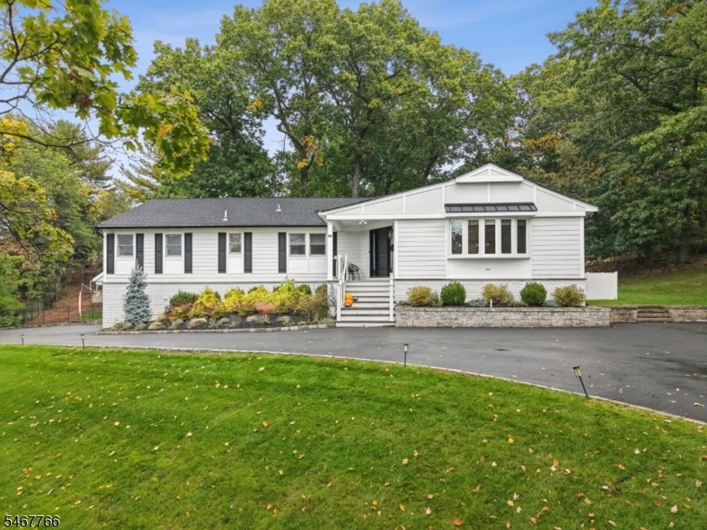 64 N Hillside Ave, Livingston Twp., NJ 07039 — exterior