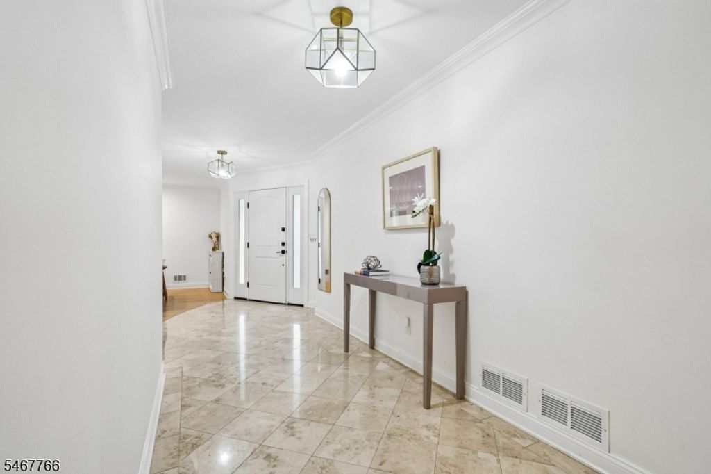 64 N Hillside Ave, Livingston Twp., NJ 07039 — photo 4