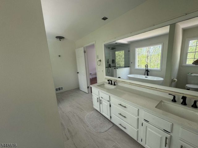 7 Globe Mills Rd, Alexandria Twp., NJ 08848