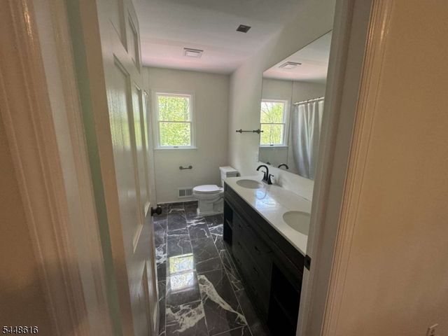 7 Globe Mills Rd, Alexandria Twp., NJ 08848