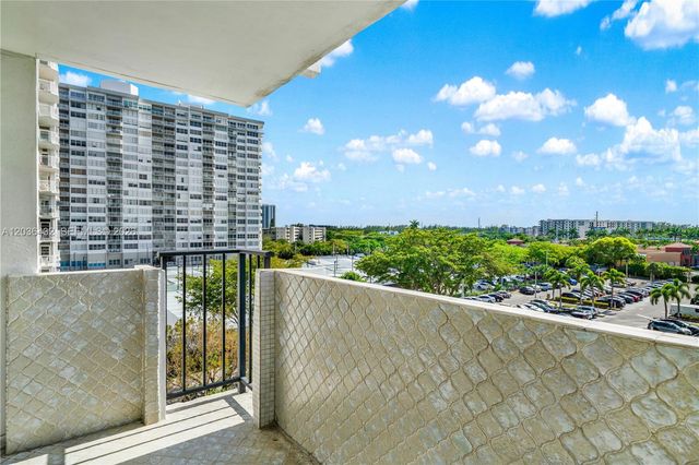 2750 NE 183rd Street 504, Aventura, FL 33160